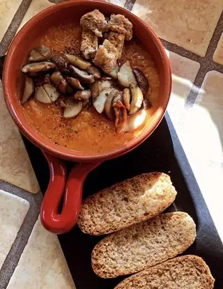 Ricetta Vellutata di zucca con porcini e crostini integrali di chezgian