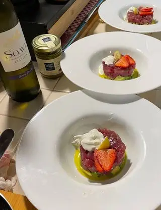 Ricetta Tartare di tonno Fragole Avocado e stracciatella salata di chezgian