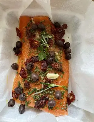 Ricetta Trancio di salmone alla mediterranea di chezgian