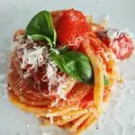 Ricetta Spaghetti al pomodoro di datterino rosso