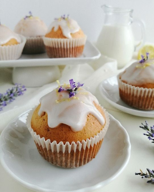 Muffin agli albumi limone e lavanda