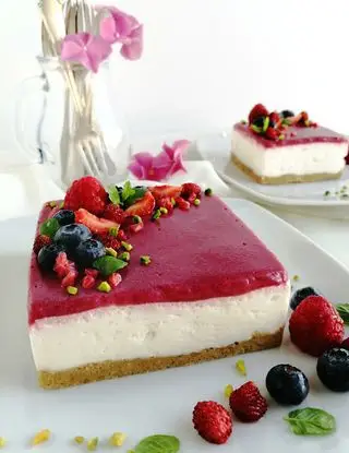 Ricetta Mini cheesecake con gelée alle fragoline di bosco di renee_zanetti