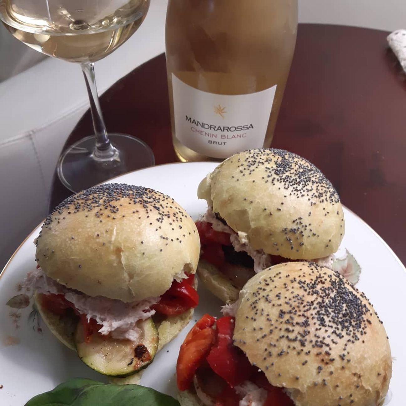 Buns aromatizzati al basilico