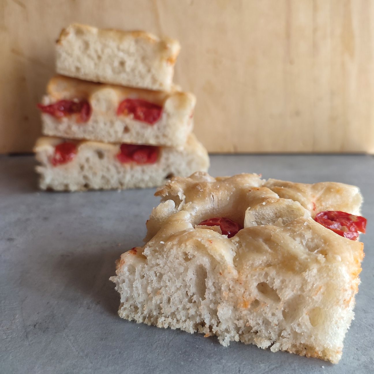 Schiacciata con pomodori