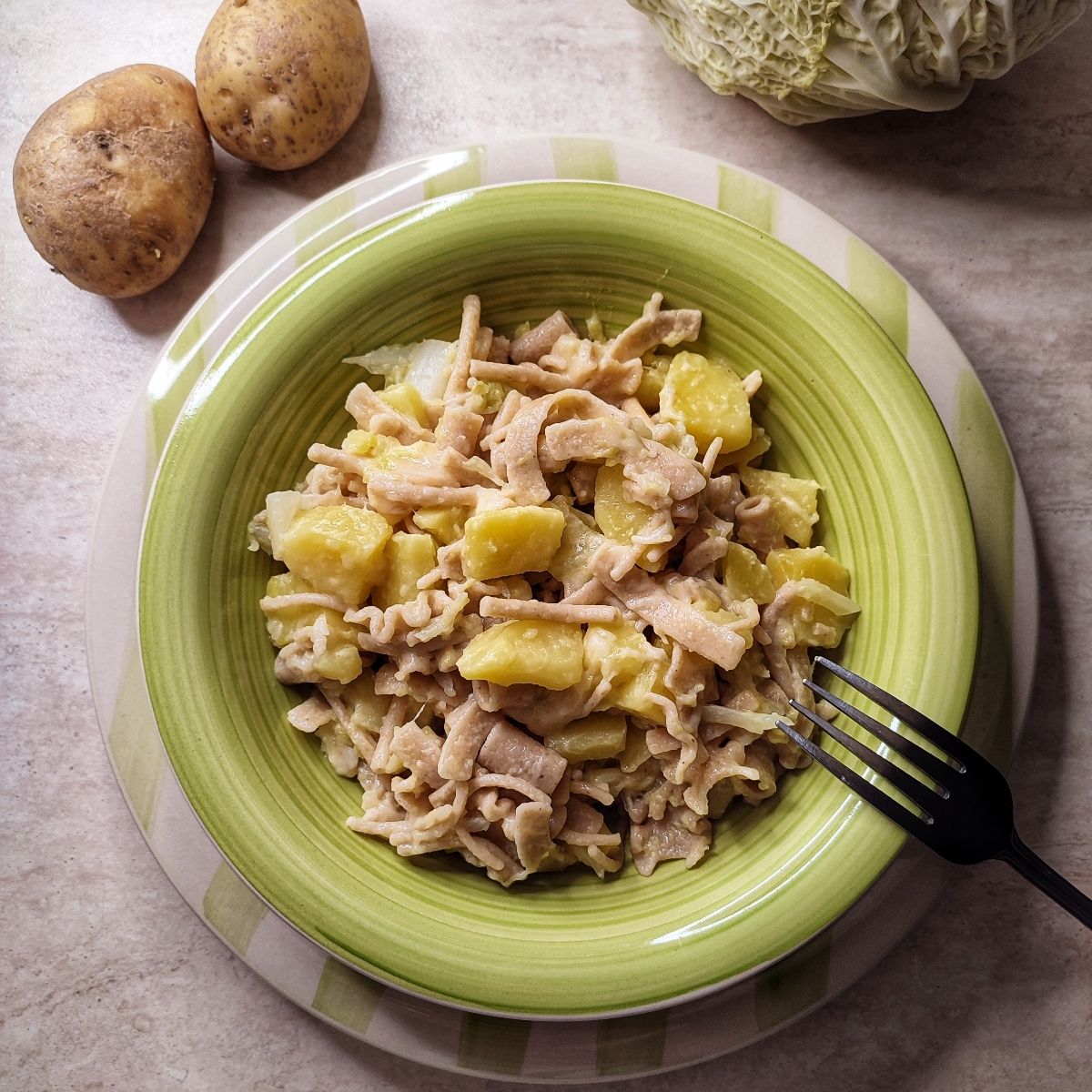 Pasta con verza e patate
