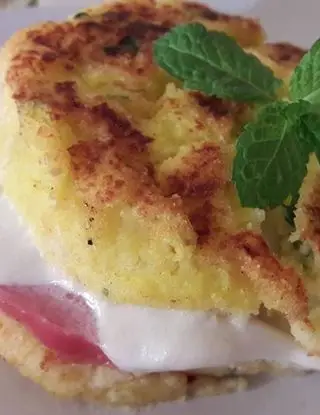 Ricetta Medaglioni di patate con mortadella con pistacchio e mozzarella. di IleniaDeTuglie