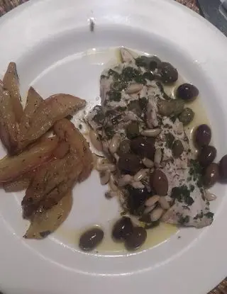 Ricetta Branzino con olive e capperi di lisiedomenic