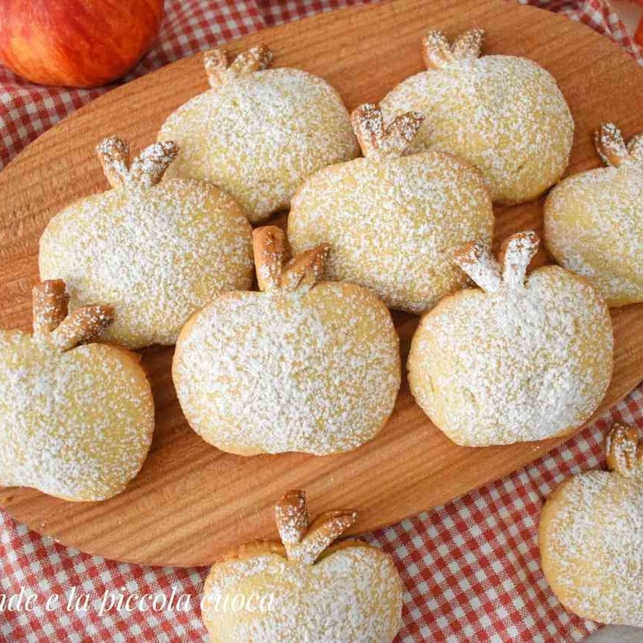 Biscotti ripieni di mele