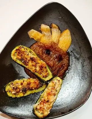 Ricetta Barchette di zucchine ripiene di gamberi su purea di melone e aceto balsamico di marika75marini