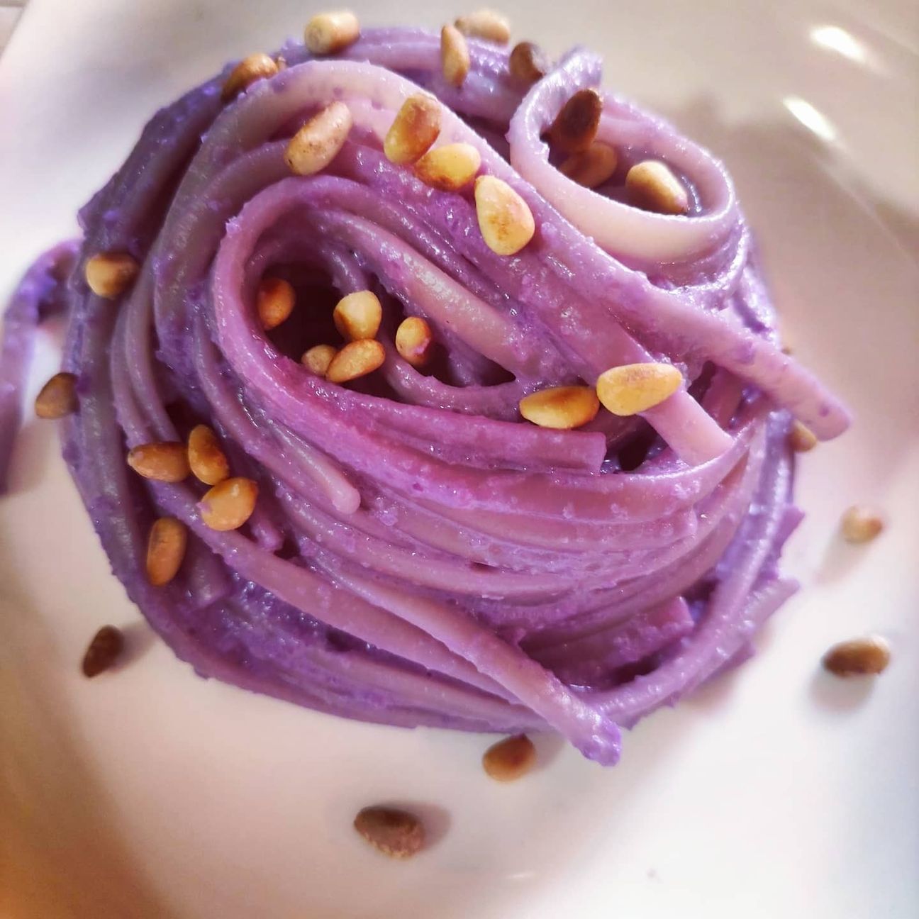 Linguine cavolo viola philadelphia e pinoli
