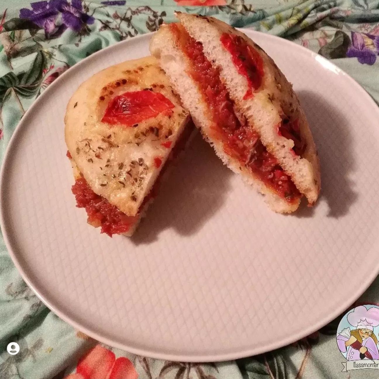 FOCACCIA AL POMODORO E ACCIUGA