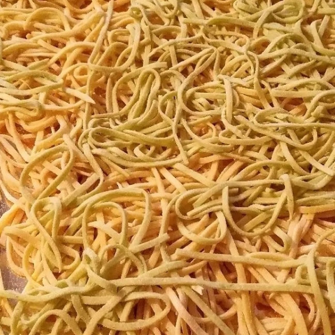 SPAGHETTI ALLA CHITARRA PAGLIA E FIENO