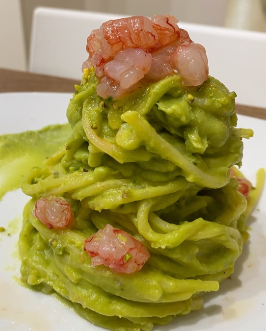 Spaghetti con Crema di Avocado e Gamberi Rossi  Cucina