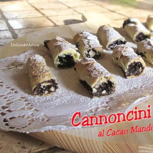 Ricetta CANNONCINI GOLOSI AL CACAO, MANDORLE E MIELE di ladyp