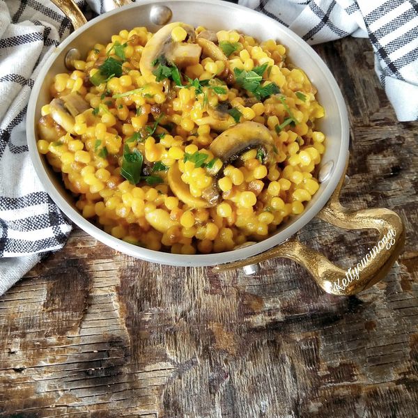 FREGOLA RISOTTATA FUNGHI E ZAFFERANO Al.ta Cucina