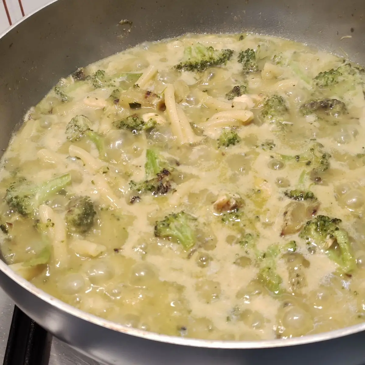 Ricetta Caserecce con broccoli, patate, spigola e Salsa Rosa Calvé di ilninotto