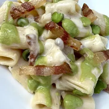 Ricetta Mezze maniche con guanciale, pecorino e crema di fave di luana1