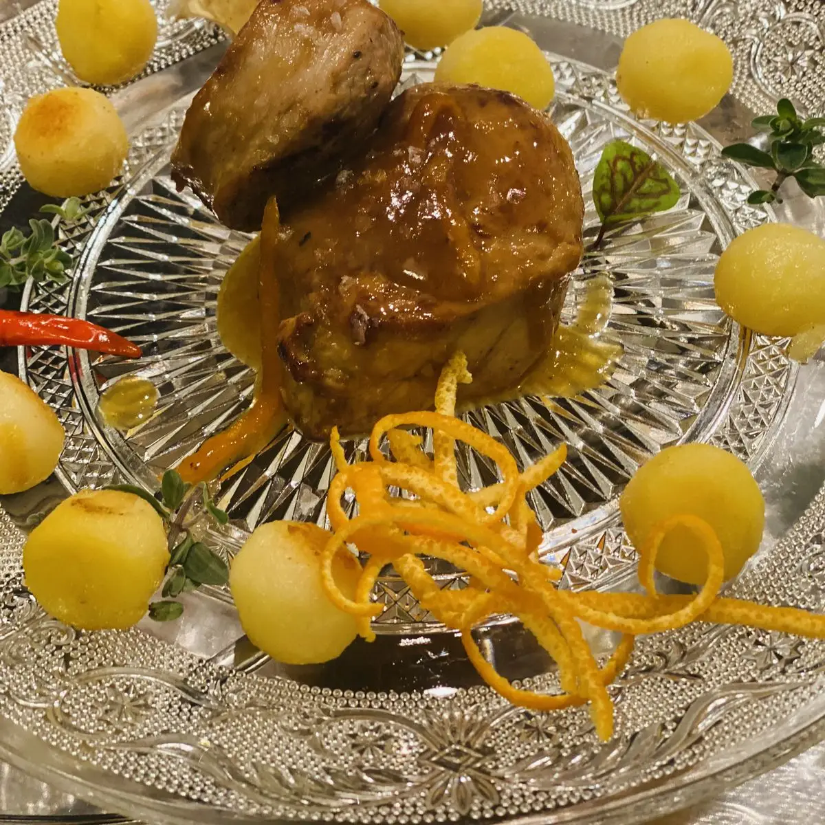 Ricetta Filetto di maiale agli agrumi con miele paprika e pomme parisienne aglio e rosmarino di lucia.pavanastolfo
