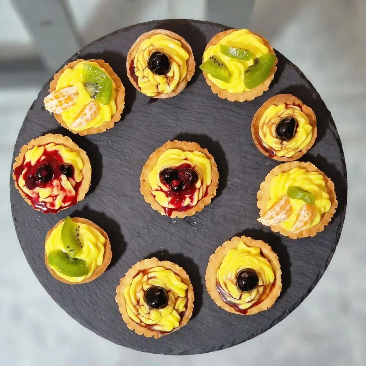 Ricetta Cestini di frolla con crema pasticcera e frutta di MartKitchen