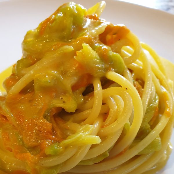 Spaghetti Ai Fiori Di Zucca E Zafferano Alta Cucina 