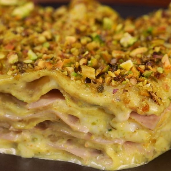 Lasagna al pistacchio e mortadella con provola - Al.ta Cucina