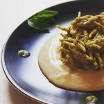 Trofie alla Ligure con pesto di basilico su crema di patate ed emulsione di fagiolini
