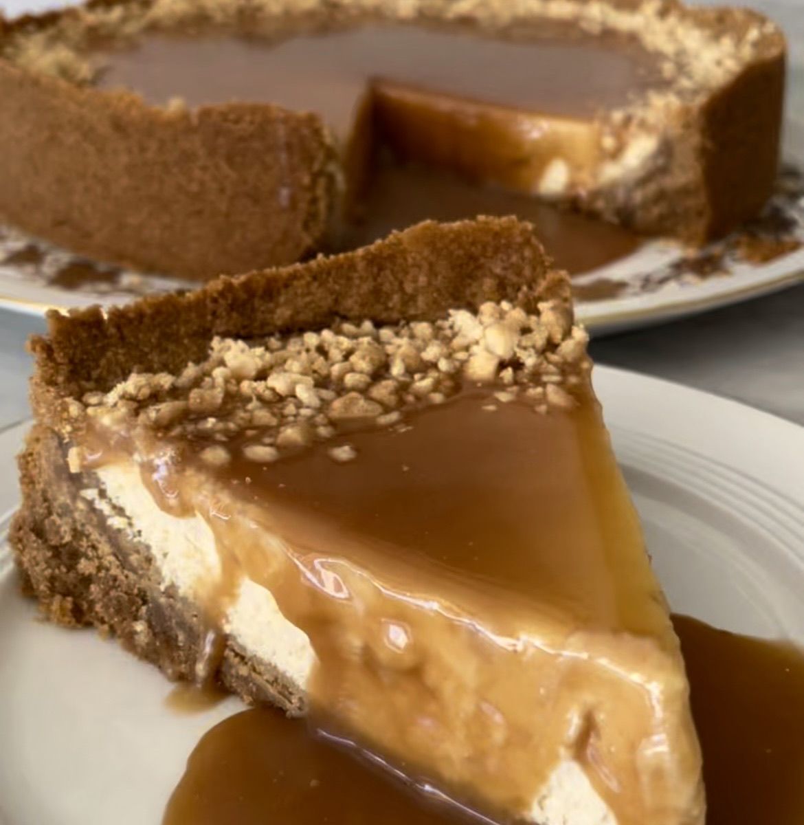 Ricetta Cheesecake caramello salato e arachidi 🥜🤩 di midivertoacucinare