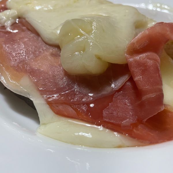 Bruschetta prosciutto crudo e scamorza Al.ta Cucina