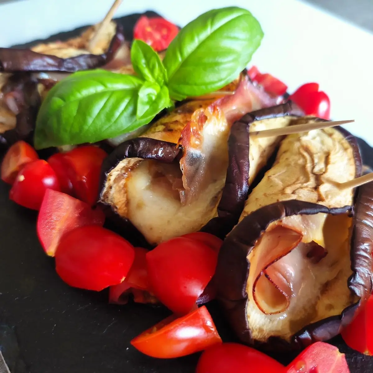 Ricetta Involtini di melanzane con prosciutto e provola di Aifornelliconme