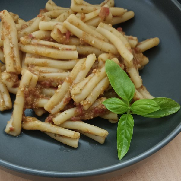 Pasta con pesto alla trapanese Al.ta Cucina