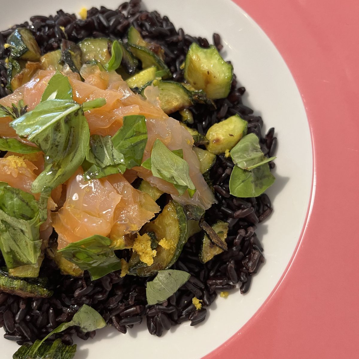 riso con zucchine e salmone