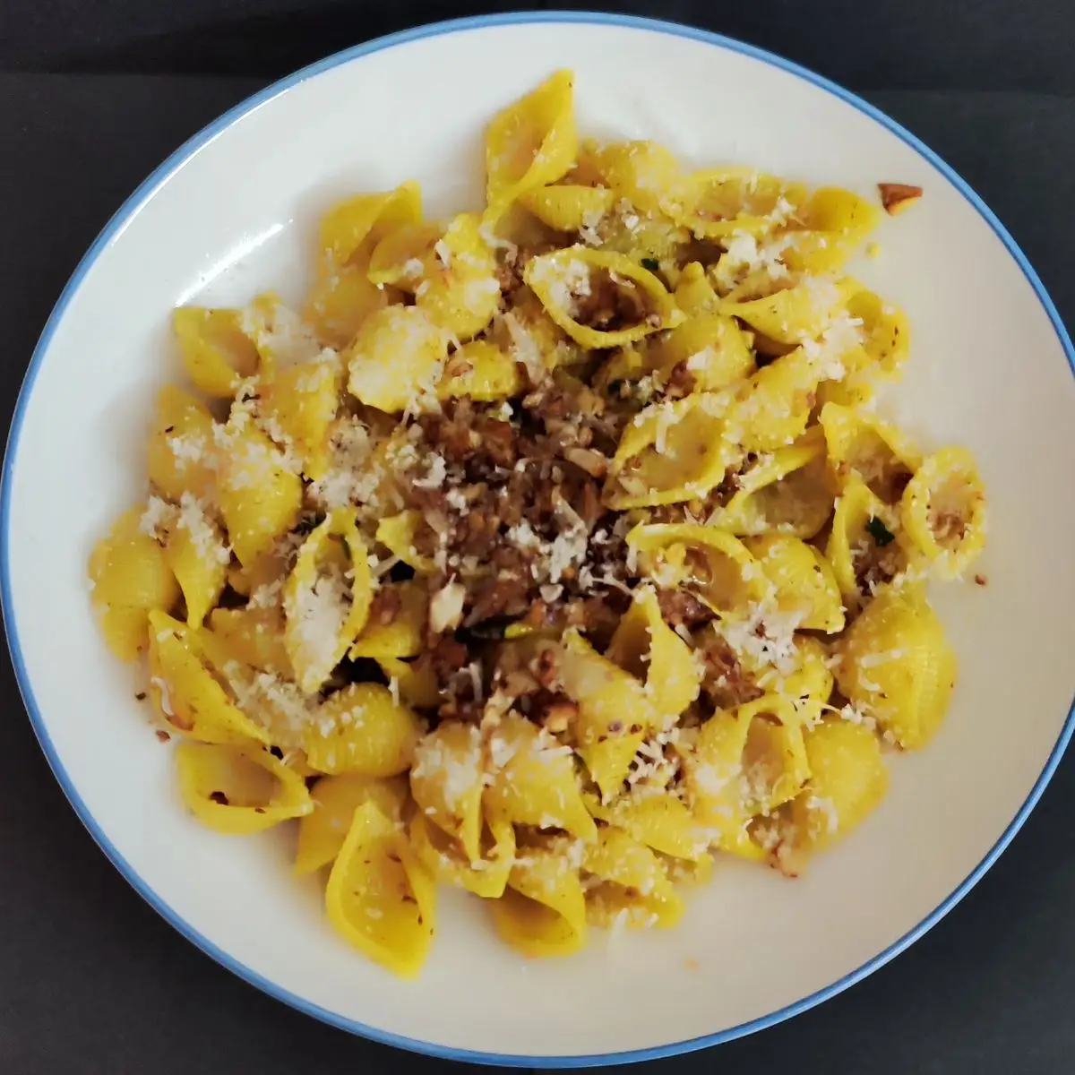 Ricetta Conchiglie con zafferano e mandorle tostate di ilninotto