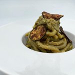 Pici senesi al pesto di pistacchio con zucchine croccanti