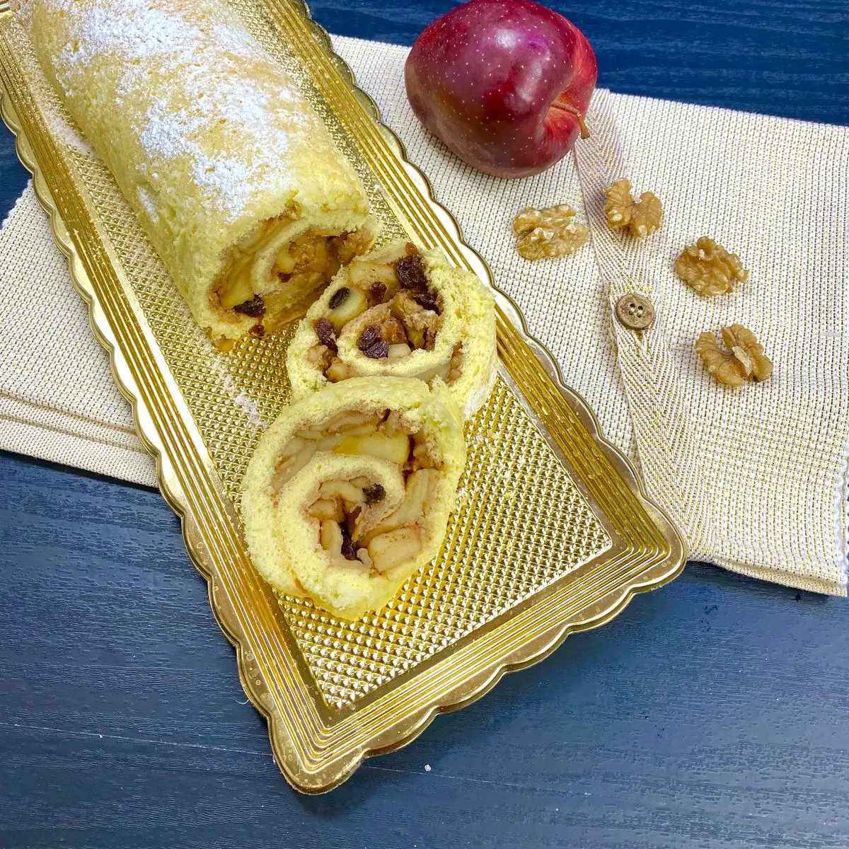 rotolo di pan di spagna con nutella