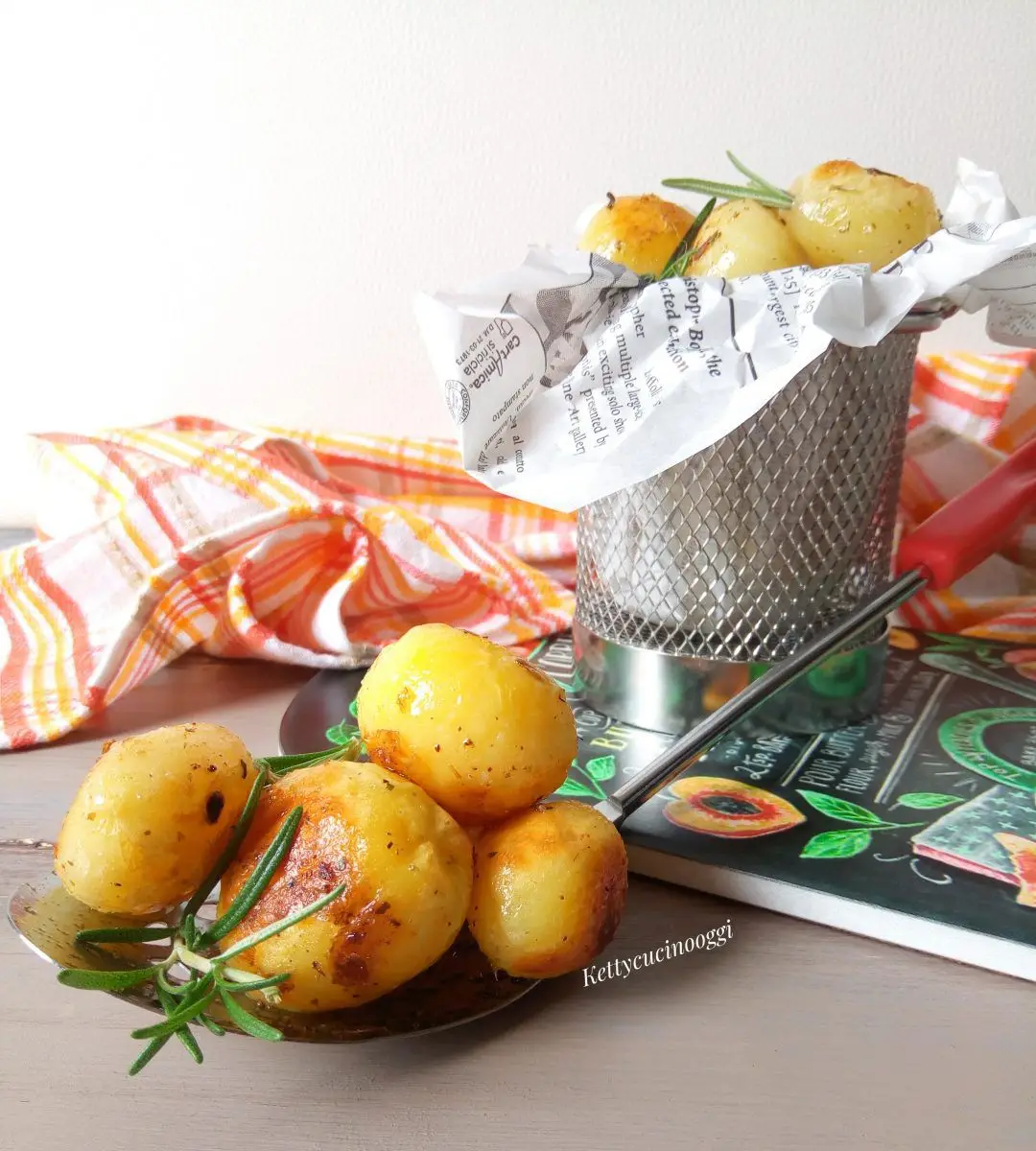 Ricetta PATATINE NOVELLE AL TIMO LIME E ROSMARINO COTTE IN FORNO di ketty8