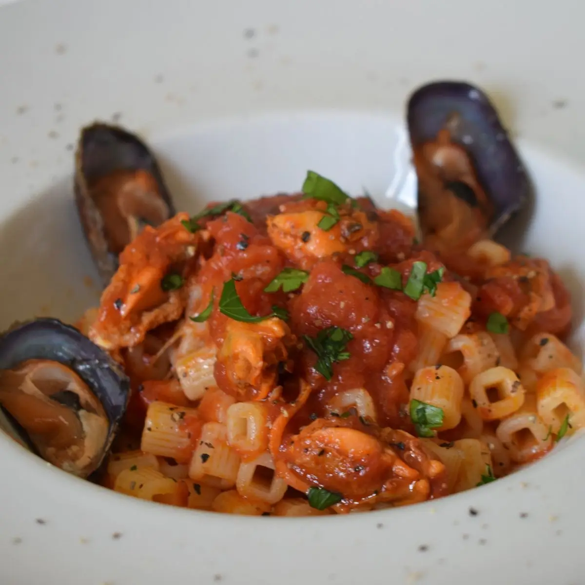 Ricetta Tubetti rigati al sugo di cozze pelose. di Mamy.chef75