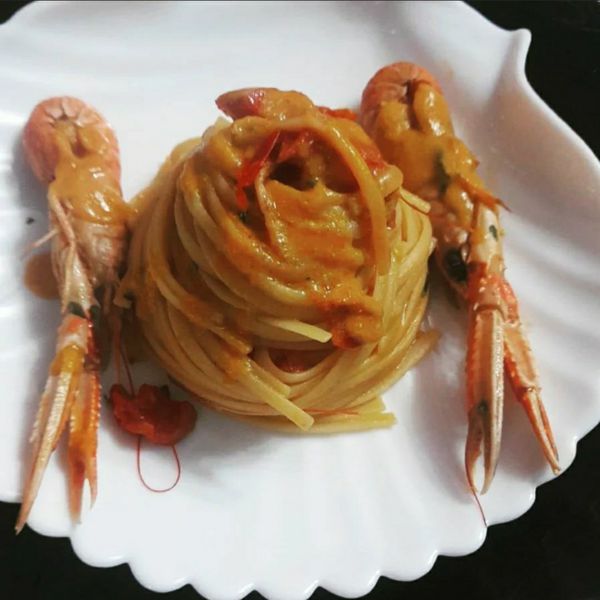 Linguine con scampi con la loro Bisque Al.ta Cucina