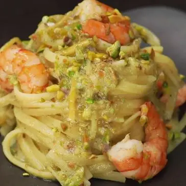 Ricetta Linguine al limone con gamberi e pistacchi di altacucina