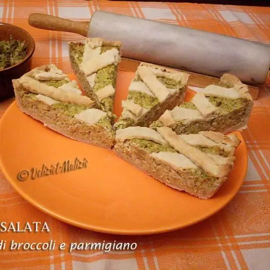 Ricetta PASTIERA SALATA RUSTICA CON CREMA DI BROCCOLI E PARMIGIANO di ladyp