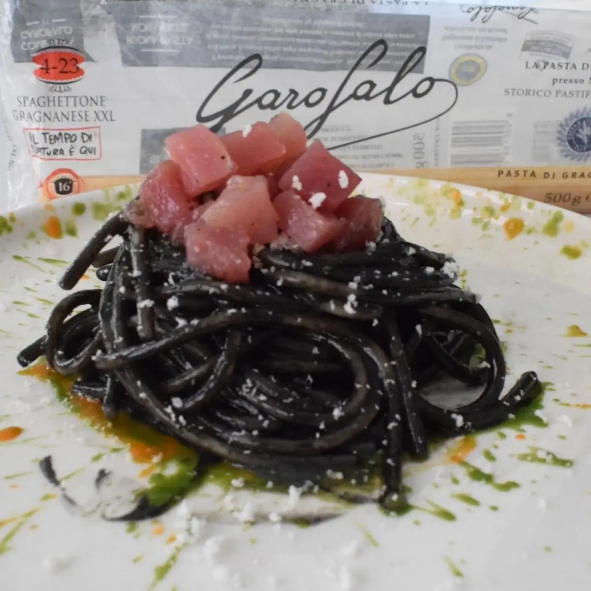 Ricetta Spaghettoni Garofalo al nero di seppia, tonno e cocco. "I primi dei primi" di Mamy.chef75