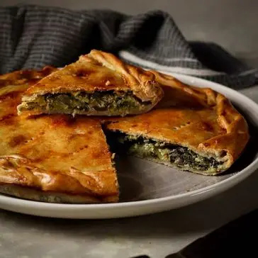 Ricetta Torta Rustica con Scarola, Porri e Taggiasche di michelacara5