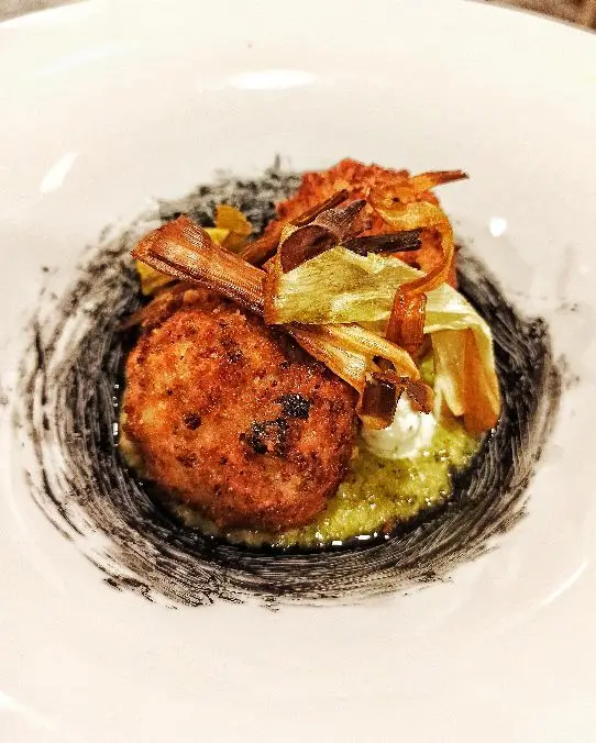 Ricetta Polpettine di polpo su crema di zucchine e menta e chips di porri di chef_vincenzo_campanale