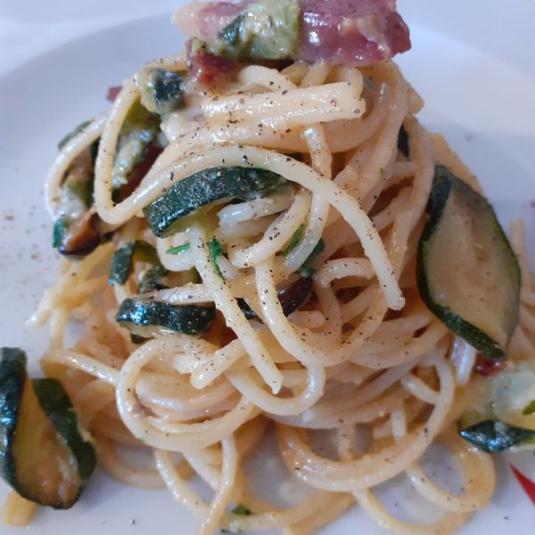 La mia carbonara di zucchine con crudo stagionato Al.ta Cucina