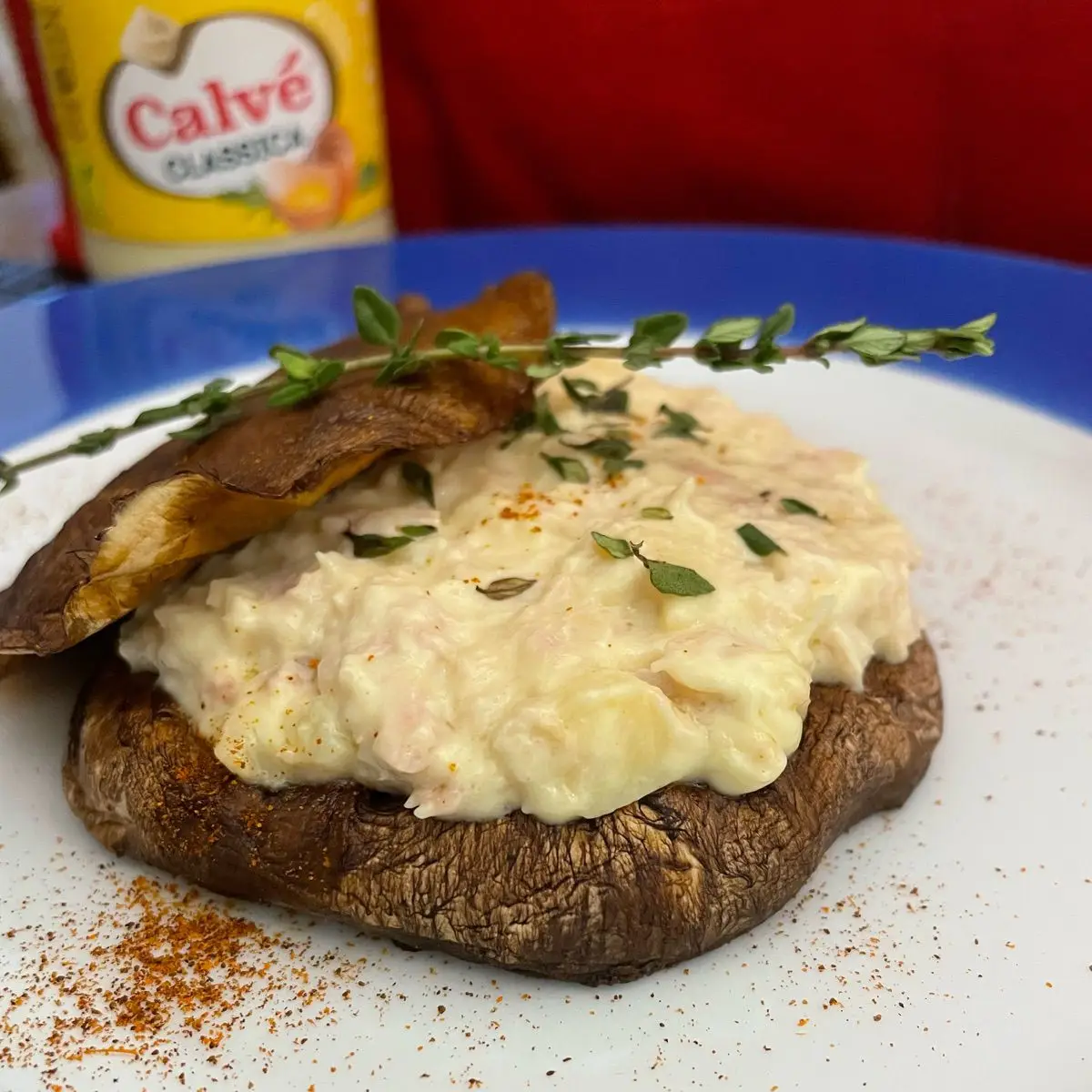 Ricetta FUNGO PORTOBELLO CON MAIONESE CALVE, TONNO, PEZZETTINI DI GRANA PADANO, TIMO E SPOLVERATA DI PAPRIKA DOLCE di Past_icciareincucina