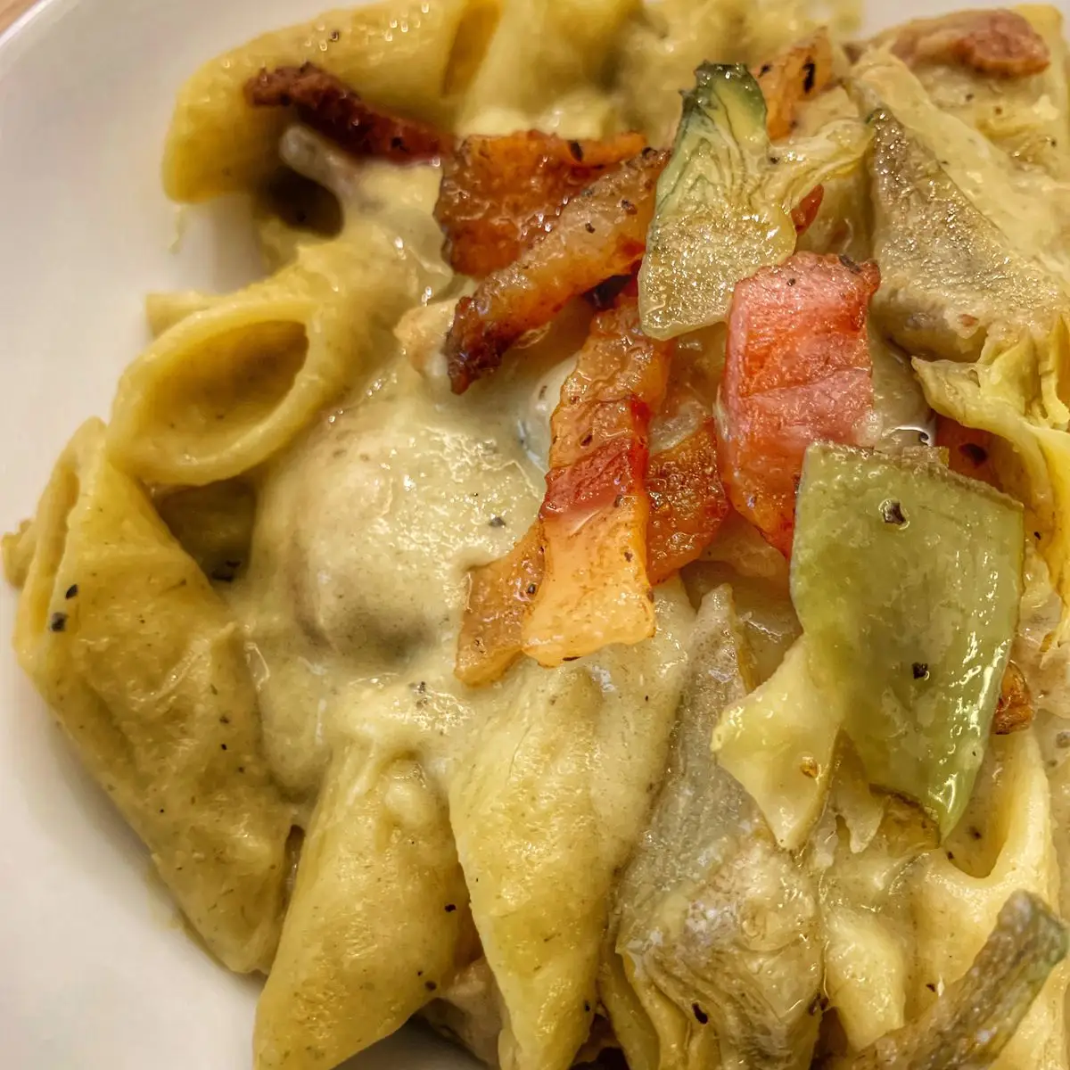 Ricetta Pennoni rigati con crema di carciofi e patate e guanciale di maccaro_paraosteria